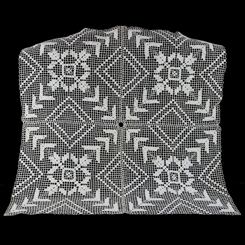 28812 SZYDEŁKO OBRUS WIĘKSZA SERWETA ŚNIEŻYNKI ZŁAMANA BIEL 78 X 77 CM.jpg
