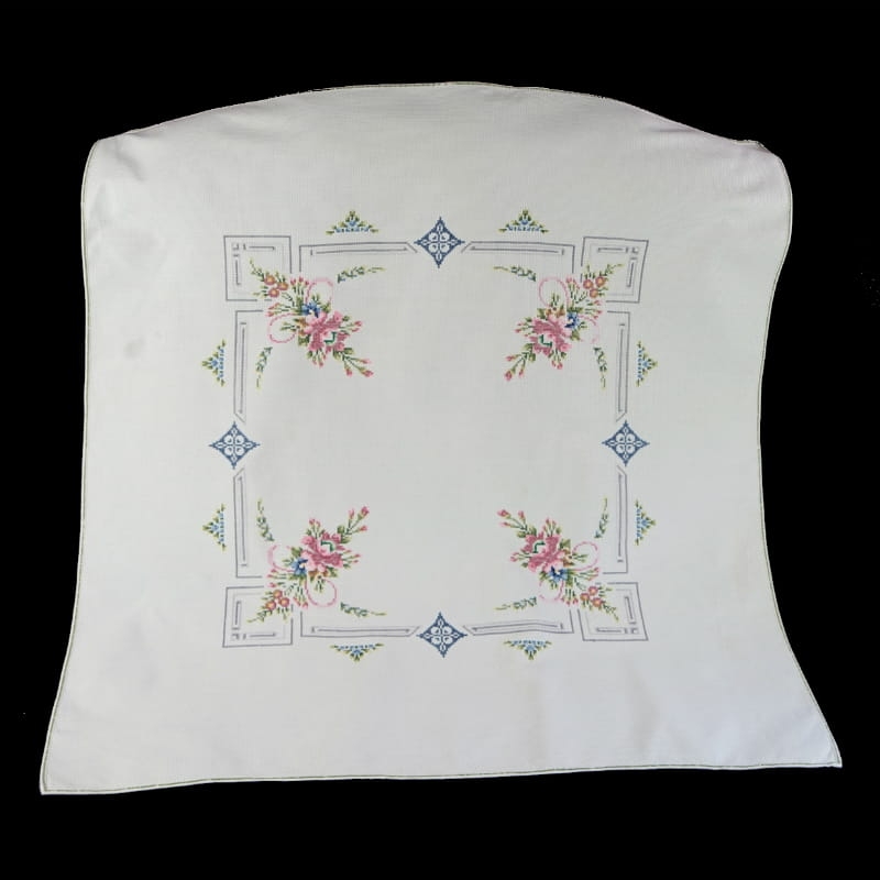 28825 HAFT KRZYŻYKOWY BUKIETY KWIATÓW PRZYJEMNY OBRUS 82 X 81 CM.jpg