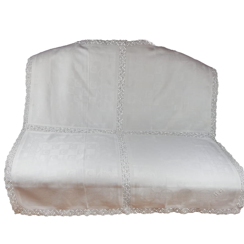 36359 ADAMASZEK I BAWEŁNIANE KORONKI ŚLICZNY OBRUS Z MONOGRAMEM 128 X 122 CM.jpg