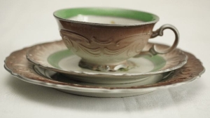 KNOLL CIEKAWA ŚNIADANIÓWKA RĘCZNIE PODMALOWYWANA