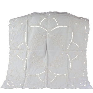 HAFT SZNURECZKOWY KREMOWY OBRUS DUŻE KWIATY I AŻURKI 82 X 78 CM