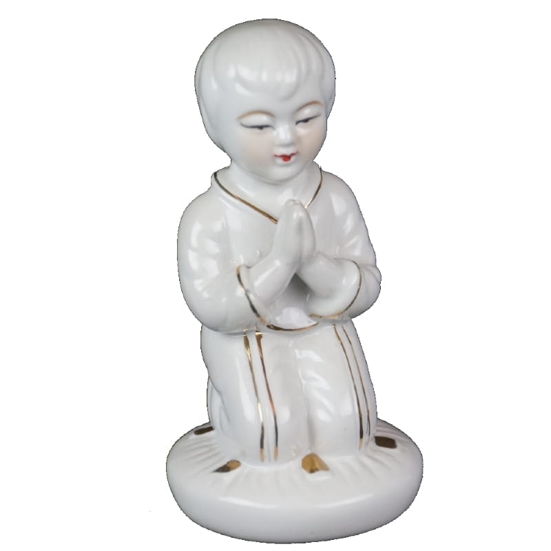32254 PORCELANOWA FIGURKA MODLĄCEGO SIĘ CHŁOPCA.jpg