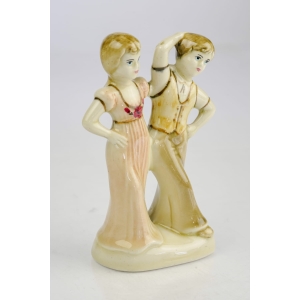 41270 ŁADNA RĘCZNIE MALOWANA FIGURA DZIEWCZYNY Z CHŁOPAKIEM (2).jpg