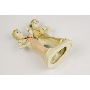 41270 ŁADNA RĘCZNIE MALOWANA FIGURA DZIEWCZYNY Z CHŁOPAKIEM (7).jpg