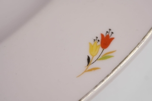 41524 THUN OWALNA PATERA PÓŁMISEK Z RÓŻOWEJ PORCELANY W TULIPANY (2).jpg