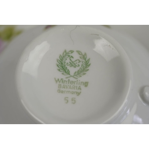 42093 WINTERLIG FILIŻANKA MOKKA ZE SPODKIEM RÓŻE RÓŻYCZKI Dostępność 4 kpl (4).jpg