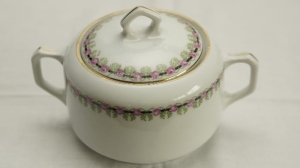 ŚLICZNA CUKIERNICZKA Z RÓŻANĄ BORDIURĄ