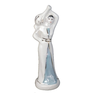 PORCELANOWA FIGURKA NIEWIASTY Z DZBANEM