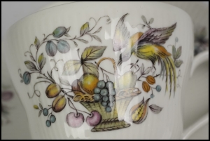 43829 SELTMAN FRIDERIKE FILIŻANKA ZE SPODKIEM RAJSKIE PTAKI I OWOCE Dostępność 9 kpl (3).jpg