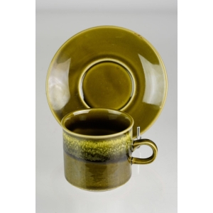 44401 COLDITZ CERAMICZNA FILIŻANKA ZE SPODKIEM W OLIWKOWEJ ZIELENI Dostępność 9 kpl (4).jpg