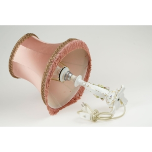 44415 KAISER UROCZA SŁODKA LAMPA STOŁOWA PLASTYCZNE RÓZYCZKI Dostępność 2 szt (7).jpg