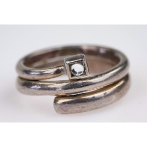 46211 CIEKAWY SREBRNY PIERŚCIONEK Z MAŁYM OCZKIEM PRÓBA 925 R. 14 WAGA 6, 5 G (2).jpg