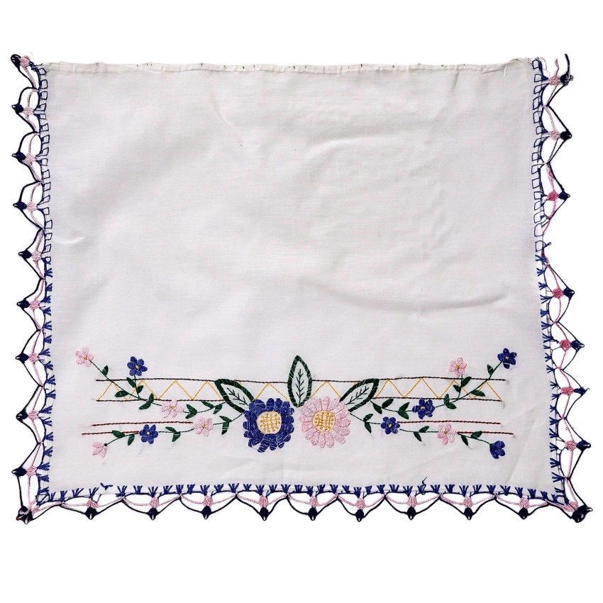 46577 NOSTALGICZNA MAKATKA PRZYKUCHENNY RĘCZNIK  KWIATY  63,5 X 52,5 CM (1).jpg