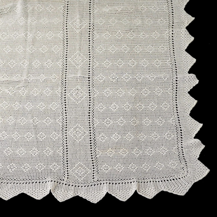 47203 SZYDEŁKO KAPA NARZUTA LUB OBRUS GEOMETRYCZNY WZÓR 180 CM X 165 CM (1).jpg