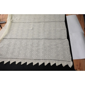 47204 SZYDEŁKO KAPA NARZUTA LUB OBRUS GEOMETRYCZNY WZÓR 195 CM X 187 CM (2).jpg