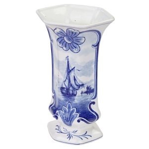 UROCZY CERAMICZNY WAZON Z ŻAGLÓWKĄ DELFT?