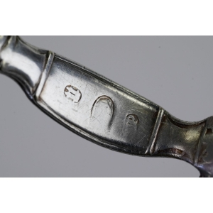 48928 PLATEROWANA SREBREM ŁYŻKA ŚRODKA STOŁU Z TWARZĄ CHERUBINKA (4).jpg