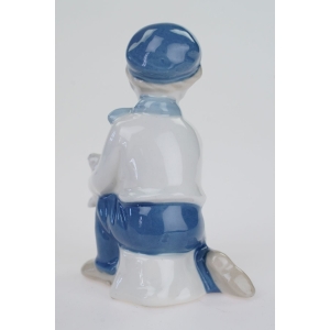 50175 LIPPELSDORF FIGURKA CHŁOPCA Z PROSIACZKIEM (5).jpg
