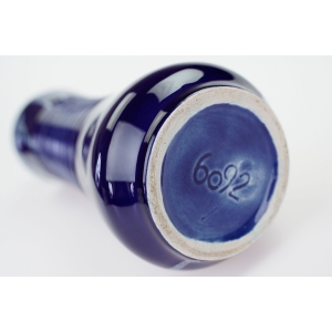 50320 CERAMICZNY KOBALTOWY WAZON Z BIAŁĄ DEKORACJĄ (6).jpg