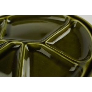 50910 FRANCJA GIEN KOMPLET CZTERECH DZIELONYCH TALERZY NA FOUNDE RACLETTE (3).JPG