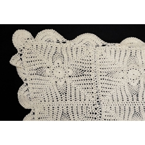 51446 SZYDEŁKO BARDZO DUŻY KREMOWY OBRUS 275 X 225 CM (4).JPG