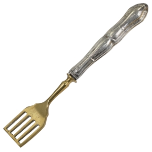 52358 RZADKO SPOTYKANY WIDELEC DO SZPROTEK SARDYNEK ZE SREBRNYM TRZONKIEM PRÓBY 800 (1).jpg