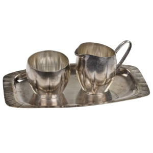 52812 PLATEROWANY ZESTAW CUKIERNICA Z MLECZNIKIEM NA TACY W STYLU SKANDYNAWSKIM (1).jpg