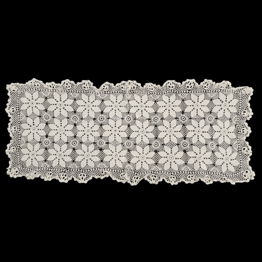 52835 SZYDEŁKO DELIKATNY BIEŻNIK LAUFER W ROZETKI W BIELI 84 X 36 cm (1).jpg