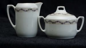 FRAUREUTH CUKIERNICA I MLECZNIK Z FIOŁKOWĄ BORDIURĄ