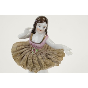 54332 OKUPOWANA JAPONIA ŚLICZNA FIGURKA BALETNICY TANCERKI Z FILIGRANOWEJ SPÓDNICY DAMA TANCERKA W KRYNOLINACH (2).JPG