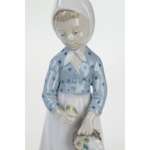 55234 GRÄFENTHAL THÜRINGEN FIGURKA DZIEWCZYNY Z KOSZEM KWIATÓW (2).JPG