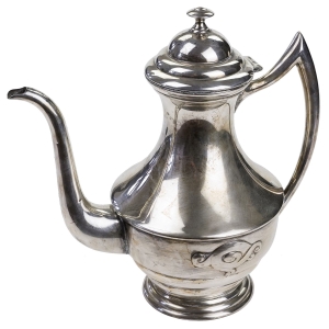 55469 DANIA PLATEROWANY SREBREM DZBANEK DO KAWY Z ROŚLINNYM ORNAMENTEM (1).jpg