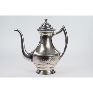 55469 DANIA PLATEROWANY SREBREM DZBANEK DO KAWY Z ROŚLINNYM ORNAMENTEM (2).JPG