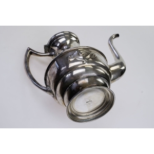 55469 DANIA PLATEROWANY SREBREM DZBANEK DO KAWY Z ROŚLINNYM ORNAMENTEM (6).JPG