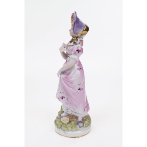 55510 PORCELANOWA FIGURA DAMY Z KWIATKIEM STATUETKA PORCELANOWA (3).JPG