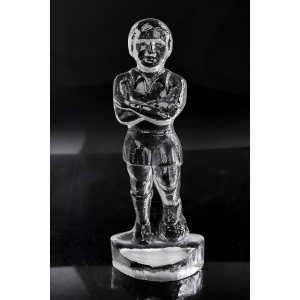 55514 SZKLANA FIGURKA PIŁKARZA FUTBOLISTY SKANDYNAWIA (2).JPG