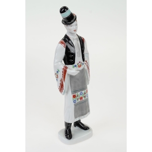 55967 HOLLOHAZA DUŻA FIGURA MĘŻCZYZNY W STROJU LUDOWYM (3).JPG