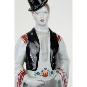 55967 HOLLOHAZA DUŻA FIGURA MĘŻCZYZNY W STROJU LUDOWYM (4).JPG