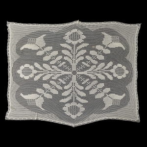 56139 SZYDEŁKO ŚLICZNY STAREŃKI KREMOWY OBRUS W KWIATY 128 X 97 CM (1).jpg