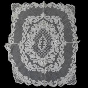 KOŁEK ŚLICZNY STAREŃKI OBRUS RÓŻE KWIATOWY WZÓR 160 X 135 CM