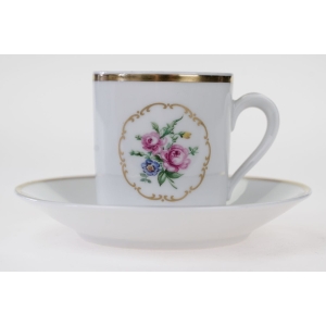 56389 FÜRSTENBERG FILIŻANKA ZE SPODKIEM MOKKA Z KWIATOWYM MEDALIONEM (2).JPG