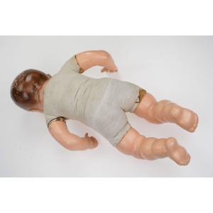 56522 STARA PIĘKNA LALKA SZKLANE OCZY RUCHOME POWIEKI LALKA W SUKIENCE (7).JPG