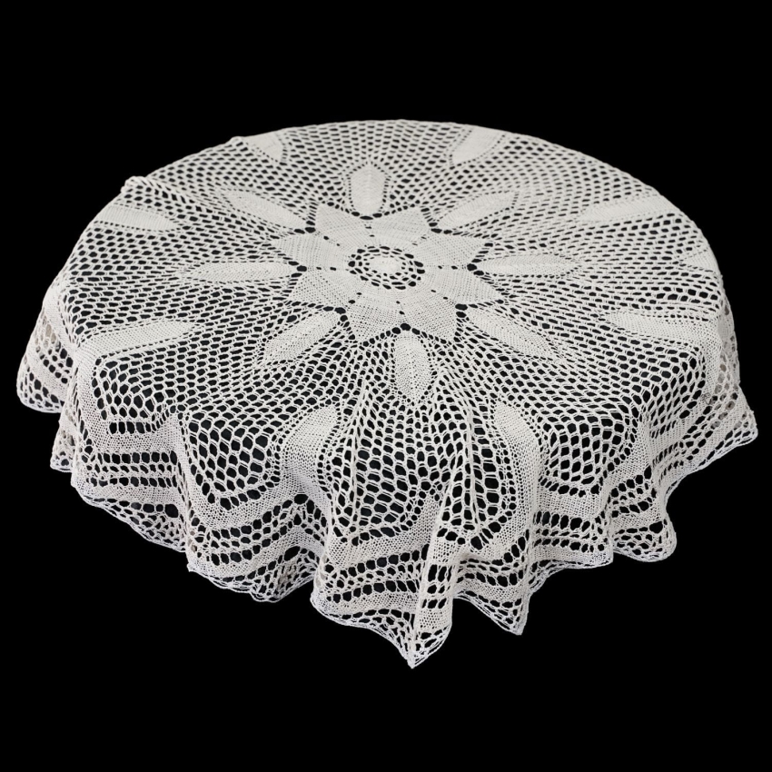 56653 KREMOWY ŚLICZNY OBRUS ROBIONY NA DRUTACH ŚR. 98 CM (1).jpg