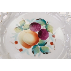 56988 BIEDERMEIER OWOCE RĘCZNIE MALOWANY AŻUROWY TALERZ ZABYTEK BRZOSKWINIA I ŚLIWKI (2).JPG