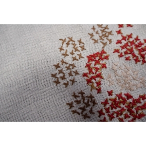 57060 HAFT KRZYŻYKOWY STYLOWY OBRUSIK KORONKA SZYDEŁKOWA BIAŁA TKANINA 70 X 64 CM (3).JPG