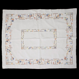 RĘCZNIE HAFTOWANY OBRUS KOLOROWE KWIATUSZKI W STYLU WIEJSKIM 145 X 118 CM