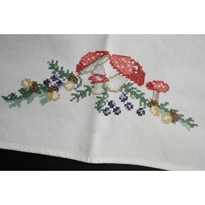 57346 LNIANY OBRUS HAFT KRZYŻYKOWY MUCHOMORY GRZYBY 102 x 97 cm (2).JPG