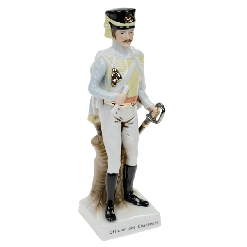 57439 CAPODIMONTE DUŻA FIGURA NAPOLEOŃSKIEGO ŻOŁNIERZA OFFICIER DES CHASSEURS (1).jpg
