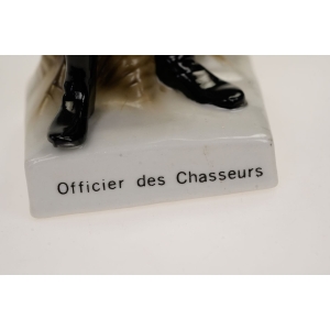 57439 CAPODIMONTE DUŻA FIGURA NAPOLEOŃSKIEGO ŻOŁNIERZA OFFICIER DES CHASSEURS (3).JPG