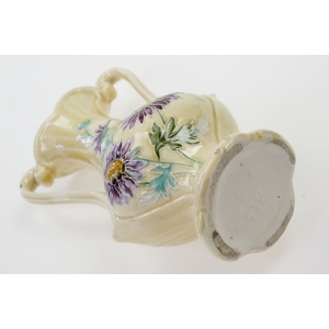 57563 STARA MAJOLIKA DONICA WAZON Z USZAMI FIOLETOWE KWIATY (6).JPG